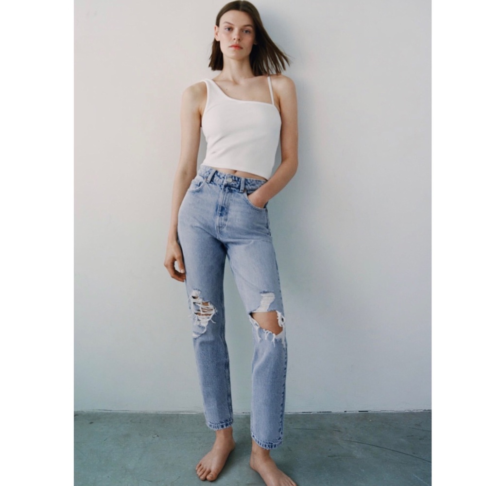 ASYMMETRICAL TOP